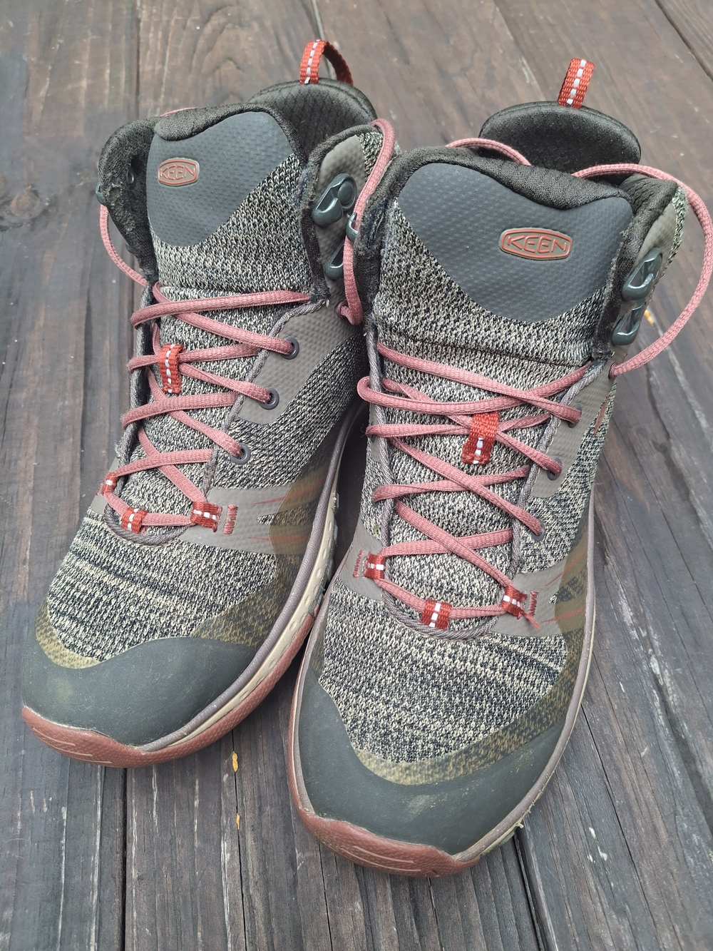 KEEN Terradora Mid Women’s Gray and Pink Hiking Boots 10